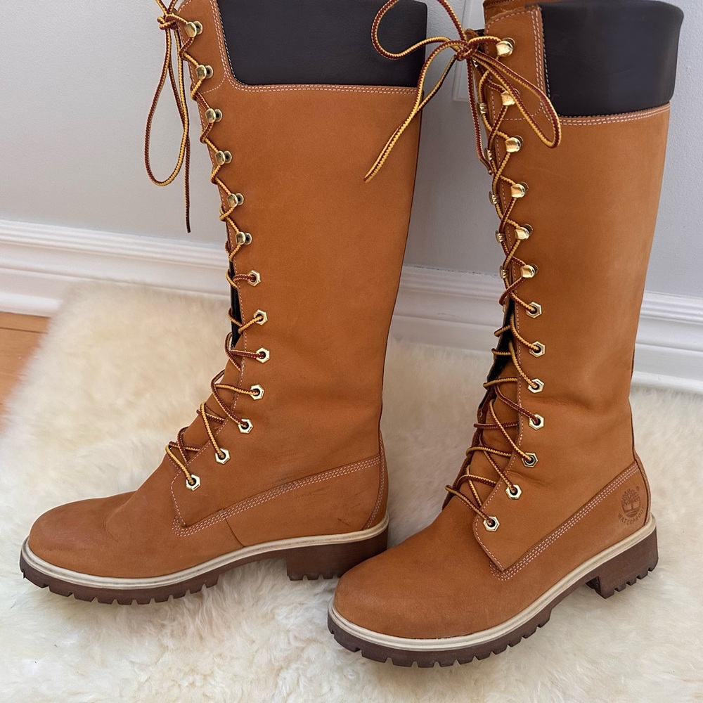 Timberland Tan Lace Up Boots with Durable Rubber Soles - Picture 2 of 13